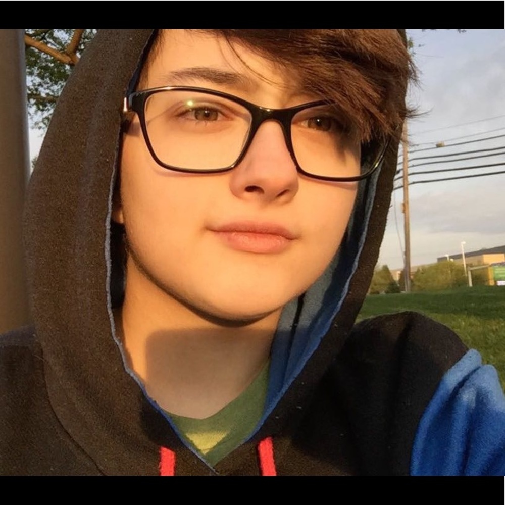 Meet your Posher, Joy